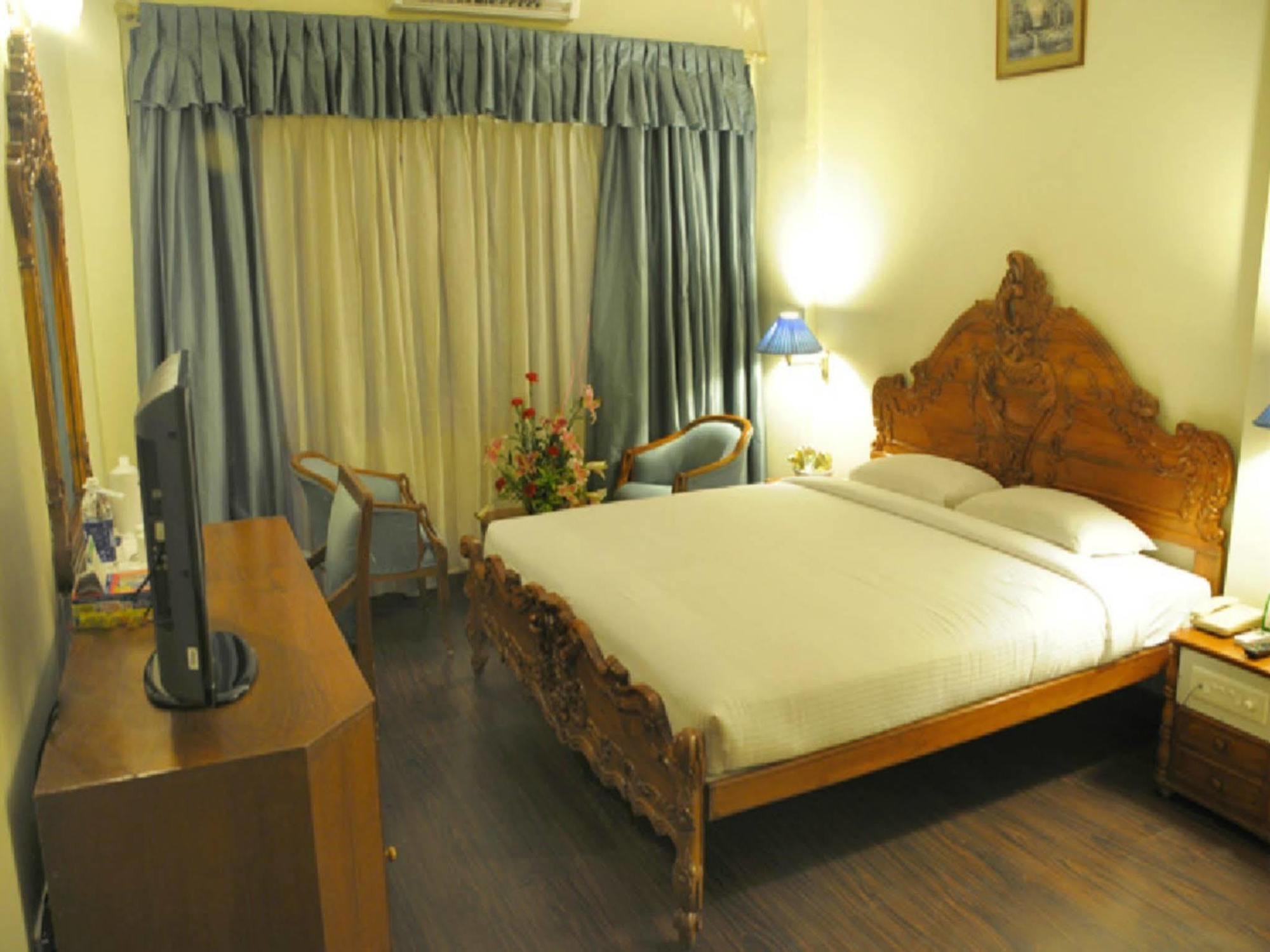 Nalapad'S Hotel Bangalore International Dış mekan fotoğraf